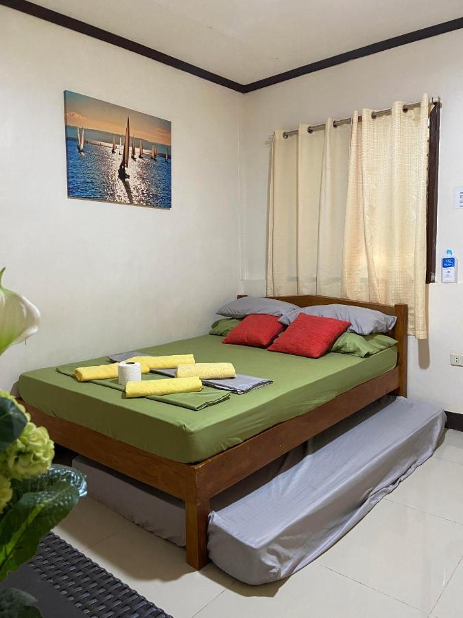 Alona Bohol Backpackers Hostel Панглао Стая снимка